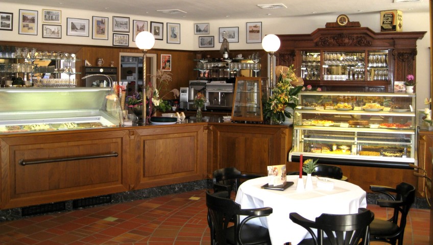 Ladeneinrichtung-Cafe-Köln